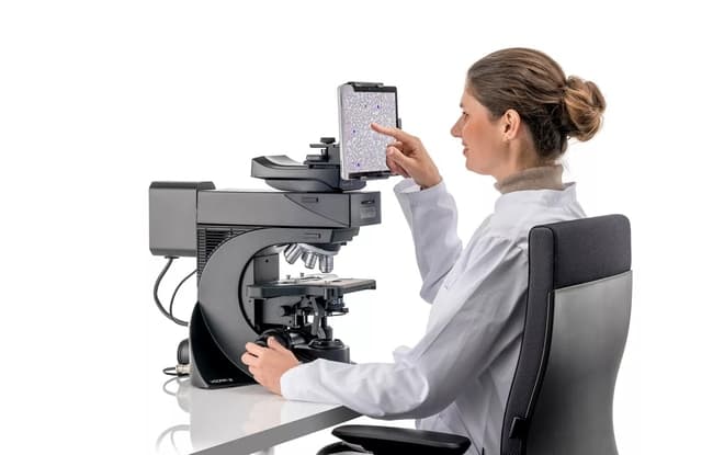 Leica Microsystems Visoria B Digital Laboratory Microscope for Histopathology or Cytopathology 2.5X to 40X